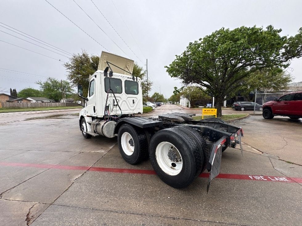 Day Cab Tractor-Heavy Duty Tractors-Freightliner-2020-T12664ST-Garland-TX-244,004\n\t\tmiles-$ 64,750 - Image 5