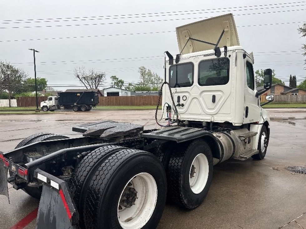 Day Cab Tractor-Heavy Duty Tractors-Freightliner-2020-T12664ST-Garland-TX-244,004\n\t\tmiles-$ 64,750 - Image 7