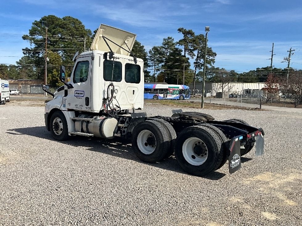 Day Cab Tractor-Heavy Duty Tractors-Freightliner-2020-T12664ST-Goldsboro-NC-544,154\n\t\tmiles-$ 40,750 - Image 5