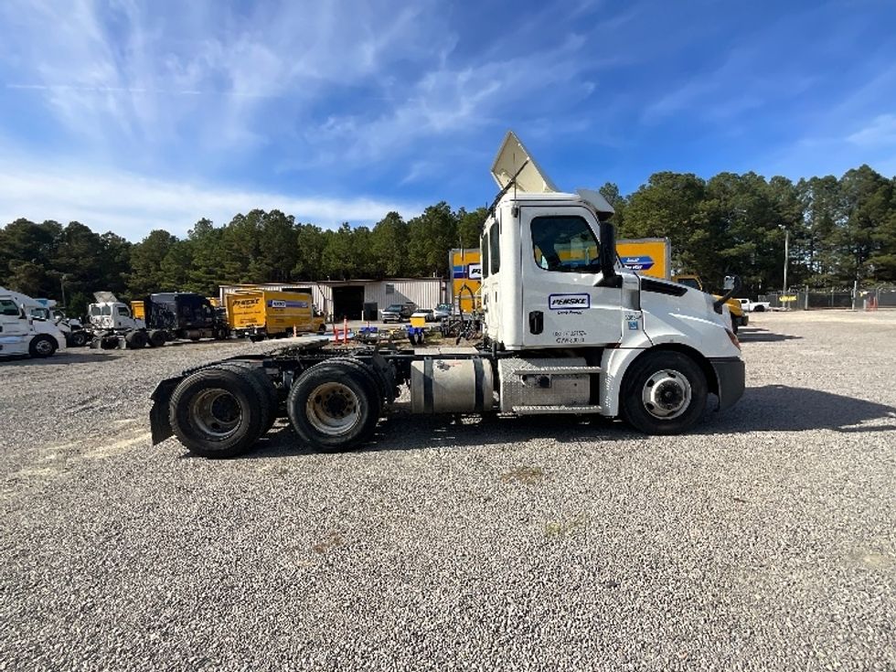 Day Cab Tractor-Heavy Duty Tractors-Freightliner-2020-T12664ST-Goldsboro-NC-544,154\n\t\tmiles-$ 40,750 - Image 8