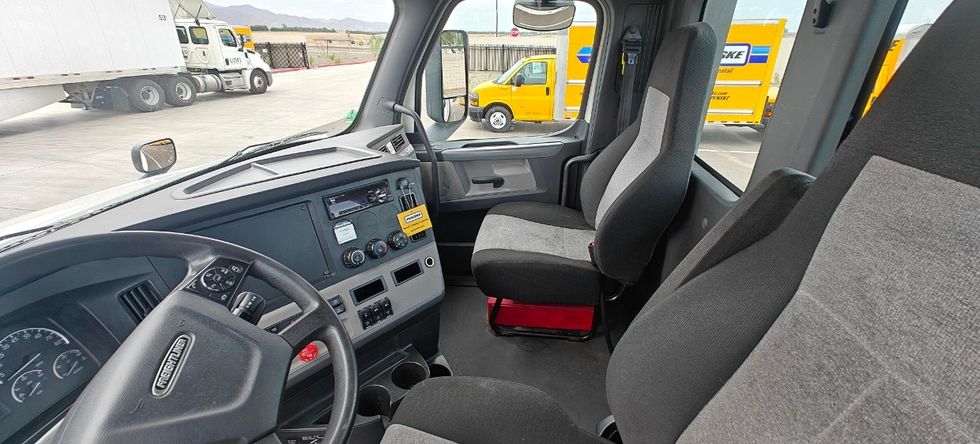 Day Cab Tractor-Heavy Duty Tractors-Freightliner-2020-T12664ST-Goodyear-AZ-390,638\n\t\tmiles-$ 56,500 - Image 10