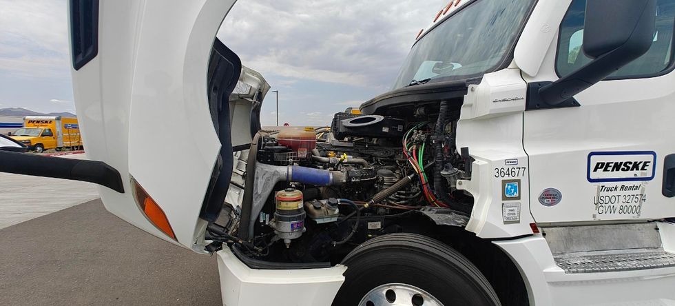 Day Cab Tractor-Heavy Duty Tractors-Freightliner-2020-T12664ST-Goodyear-AZ-390,638\n\t\tmiles-$ 56,500 - Image 16