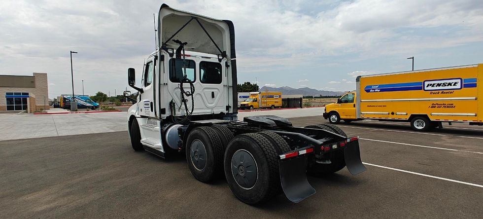 Day Cab Tractor-Heavy Duty Tractors-Freightliner-2020-T12664ST-Goodyear-AZ-390,638\n\t\tmiles-$ 56,500 - Image 5