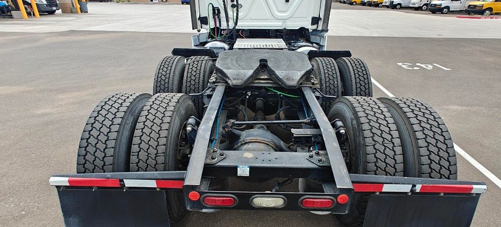 Day Cab Tractor-Heavy Duty Tractors-Freightliner-2020-T12664ST-Goodyear-AZ-390,638\n\t\tmiles-$ 56,500 - Image 6