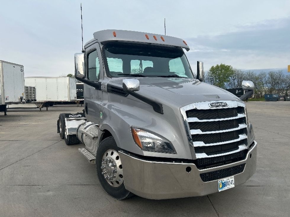 Day Cab Tractor-Heavy Duty Tractors-Freightliner-2020-T12664ST-Goshen-IN-109,848\n\t\tmiles-$ 58,000 - Image 1