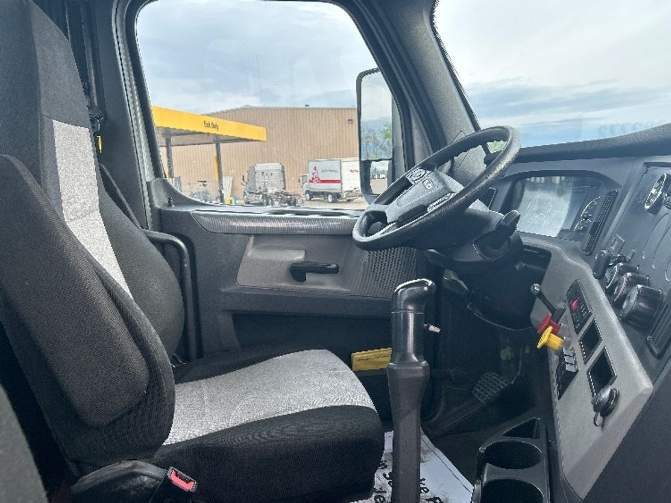 Day Cab Tractor-Heavy Duty Tractors-Freightliner-2020-T12664ST-Goshen-IN-109,848\n\t\tmiles-$ 58,000 - Image 14