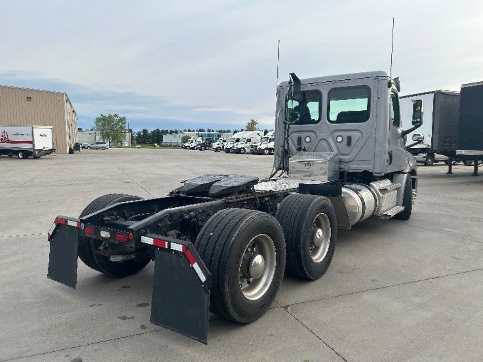 Day Cab Tractor-Heavy Duty Tractors-Freightliner-2020-T12664ST-Goshen-IN-109,848\n\t\tmiles-$ 58,000 - Image 7