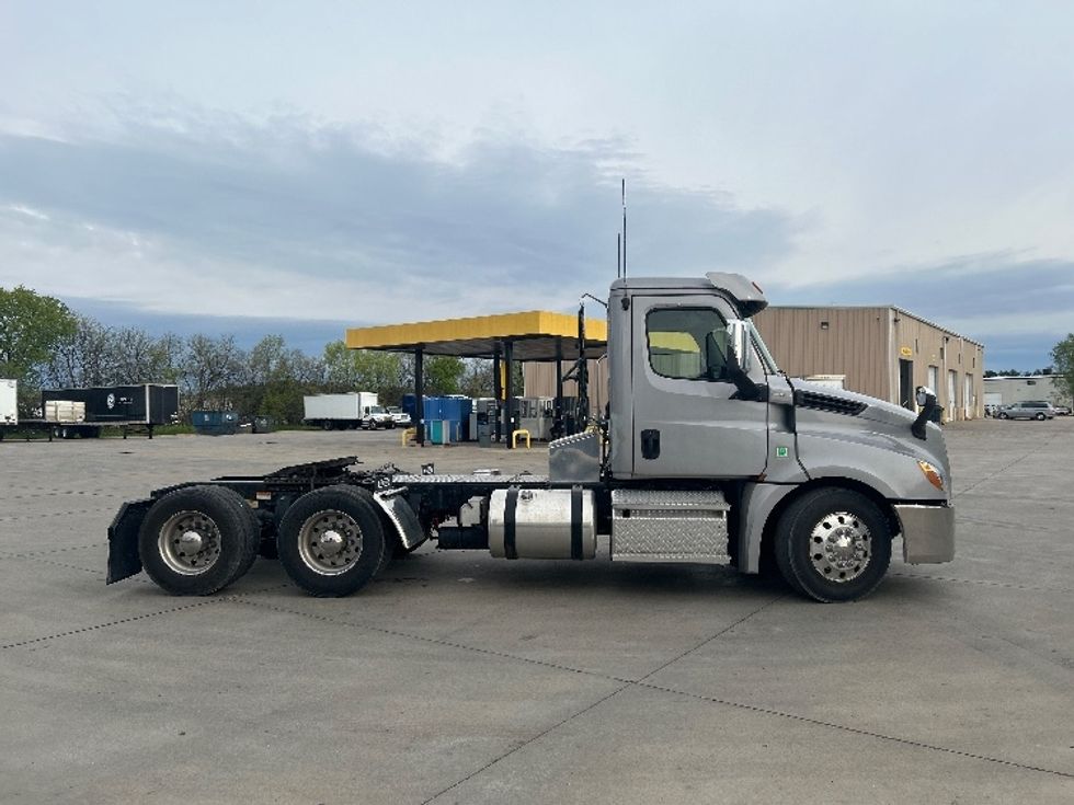 Day Cab Tractor-Heavy Duty Tractors-Freightliner-2020-T12664ST-Goshen-IN-109,848\n\t\tmiles-$ 58,000 - Image 8