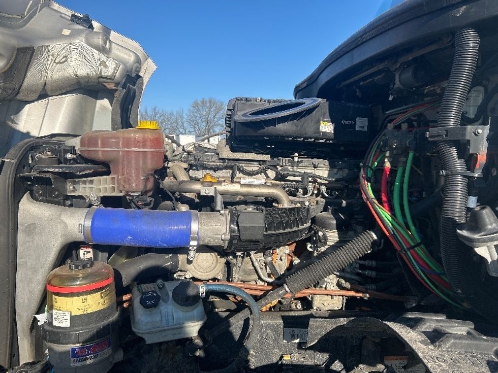 Day Cab Tractor-Heavy Duty Tractors-Freightliner-2020-T12664ST-Goshen-IN-291,175\n\t\tmiles-$ 47,500 - Image 16