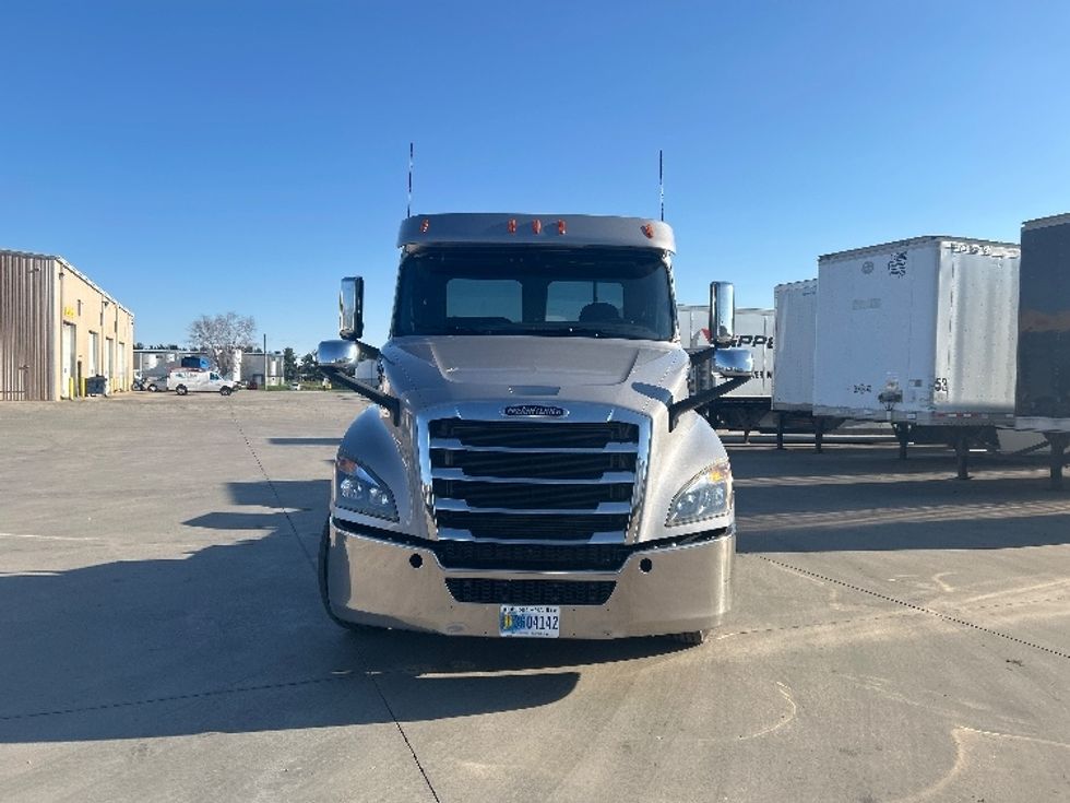 Day Cab Tractor-Heavy Duty Tractors-Freightliner-2020-T12664ST-Goshen-IN-291,175\n\t\tmiles-$ 47,500 - Image 2