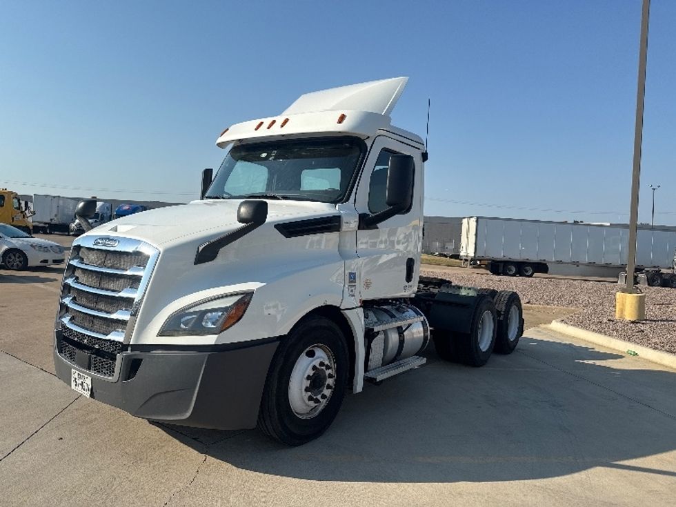 Day Cab Tractor-Heavy Duty Tractors-Freightliner-2020-T12664ST-Grand Prairie-TX-251,967\n\t\tmiles-$ 67,000 - Image 3