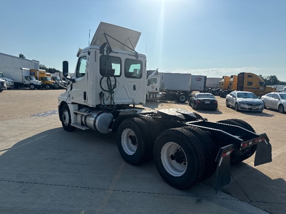 Day Cab Tractor-Heavy Duty Tractors-Freightliner-2020-T12664ST-Grand Prairie-TX-251,967\n\t\tmiles-$ 67,000 - Image 5