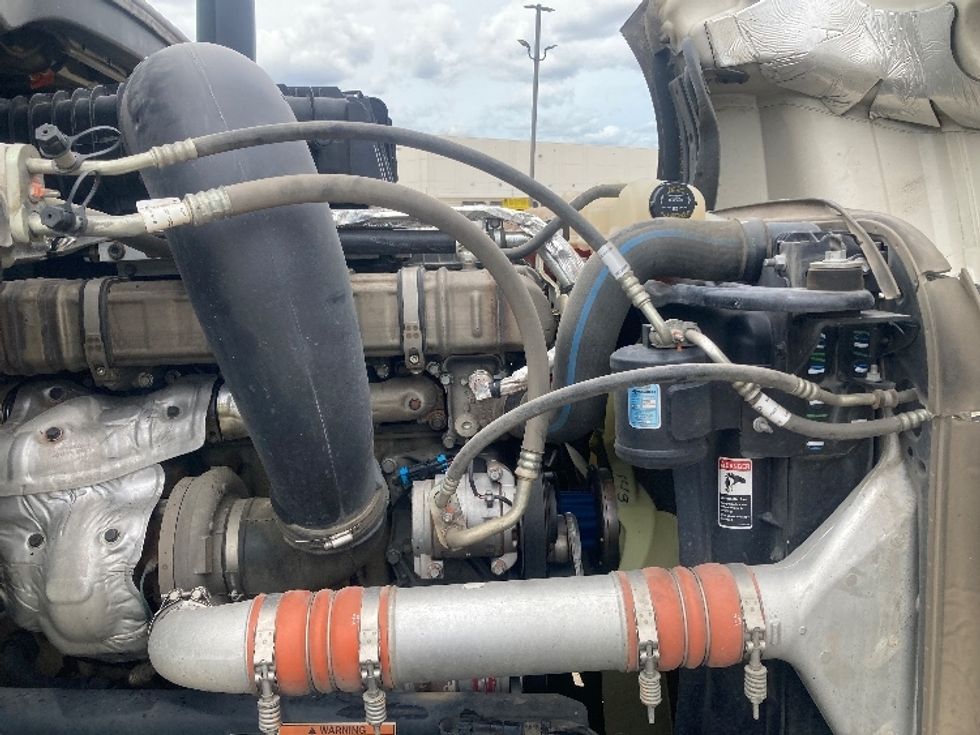 Day Cab Tractor-Heavy Duty Tractors-Freightliner-2020-T12664ST-Grand Prairie-TX-380,028\n\t\tmiles-$ 60,500 - Image 15