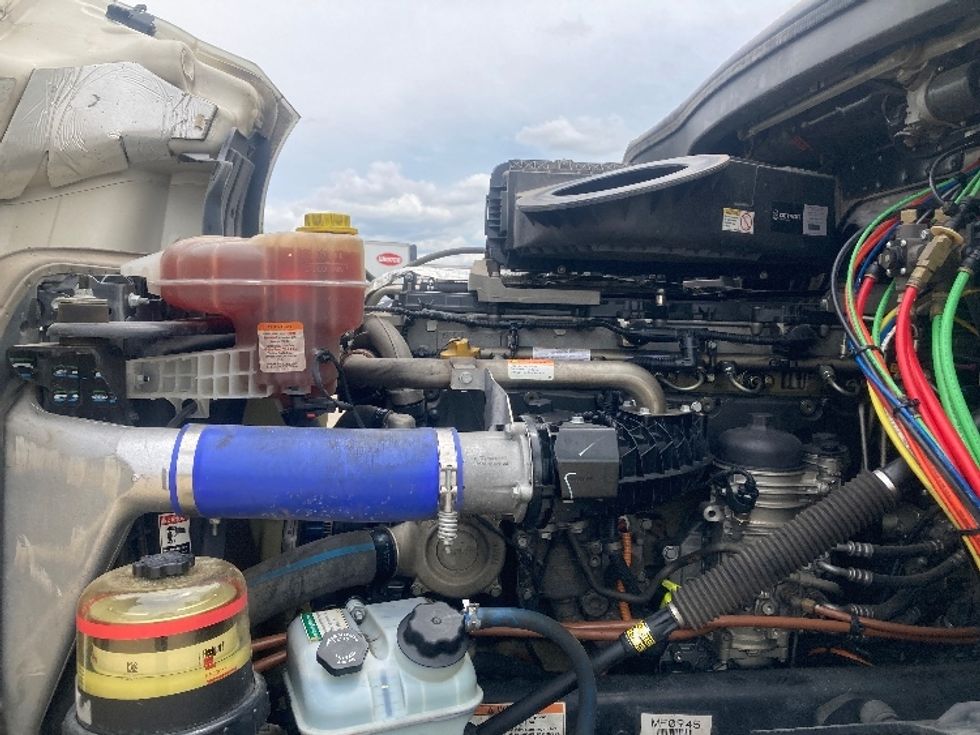 Day Cab Tractor-Heavy Duty Tractors-Freightliner-2020-T12664ST-Grand Prairie-TX-380,028\n\t\tmiles-$ 60,500 - Image 16