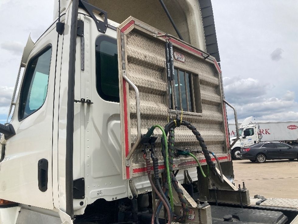 Day Cab Tractor-Heavy Duty Tractors-Freightliner-2020-T12664ST-Grand Prairie-TX-380,028\n\t\tmiles-$ 60,500 - Image 18