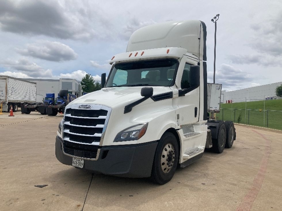 Day Cab Tractor-Heavy Duty Tractors-Freightliner-2020-T12664ST-Grand Prairie-TX-380,028\n\t\tmiles-$ 60,500 - Image 3