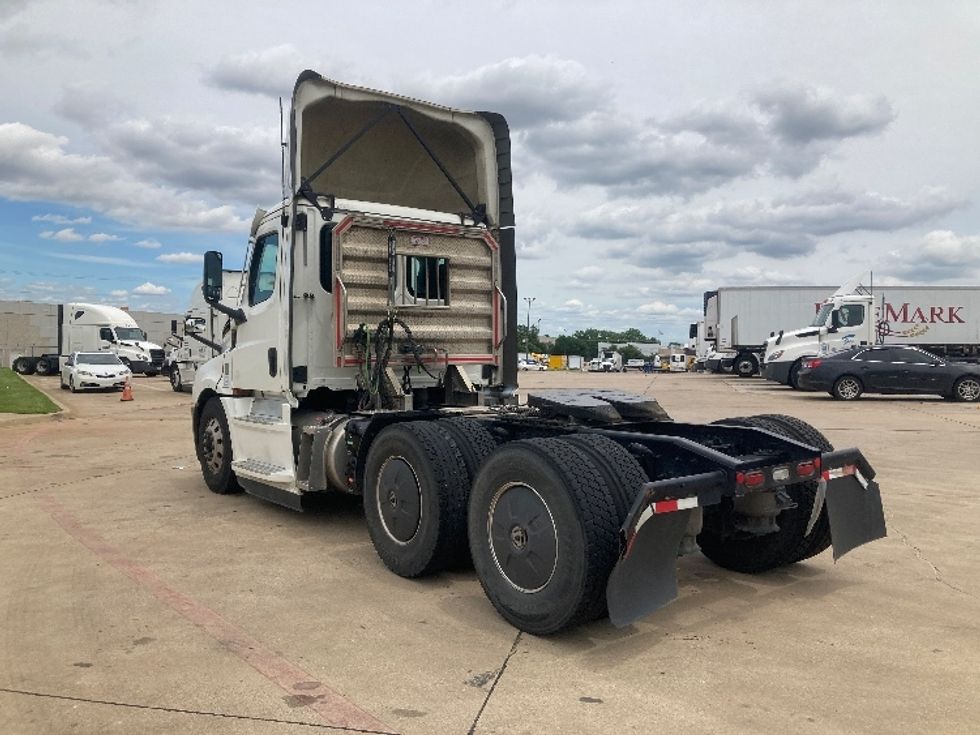 Day Cab Tractor-Heavy Duty Tractors-Freightliner-2020-T12664ST-Grand Prairie-TX-380,028\n\t\tmiles-$ 60,500 - Image 5