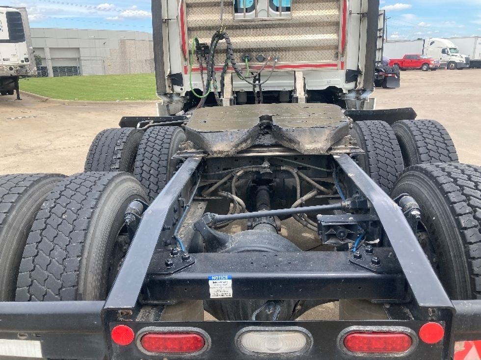 Day Cab Tractor-Heavy Duty Tractors-Freightliner-2020-T12664ST-Grand Prairie-TX-380,028\n\t\tmiles-$ 60,500 - Image 6