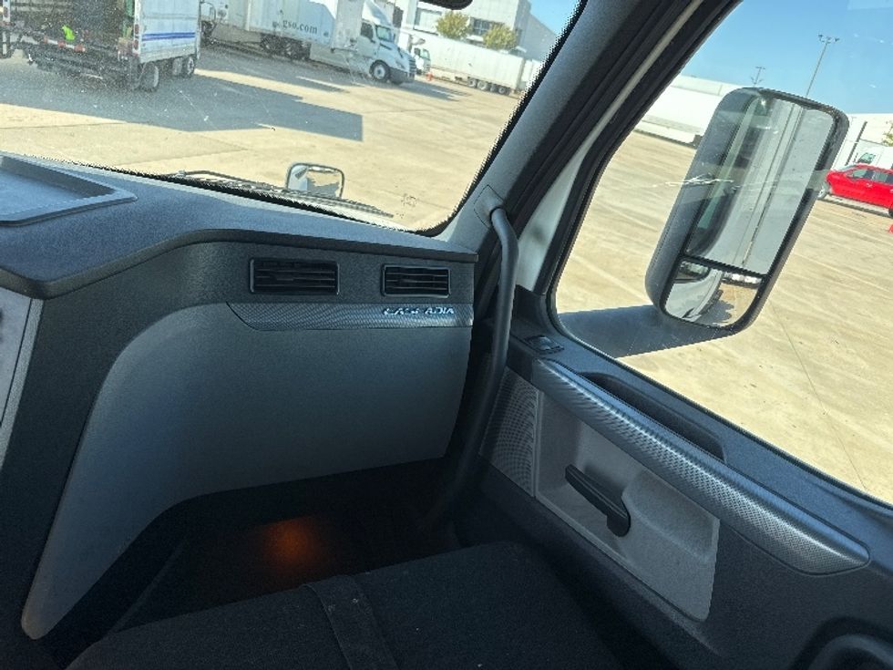 Day Cab Tractor-Heavy Duty Tractors-Freightliner-2020-T12664ST-Grand Prairie-TX-607,197\n\t\tmiles-$ 38,500 - Image 13