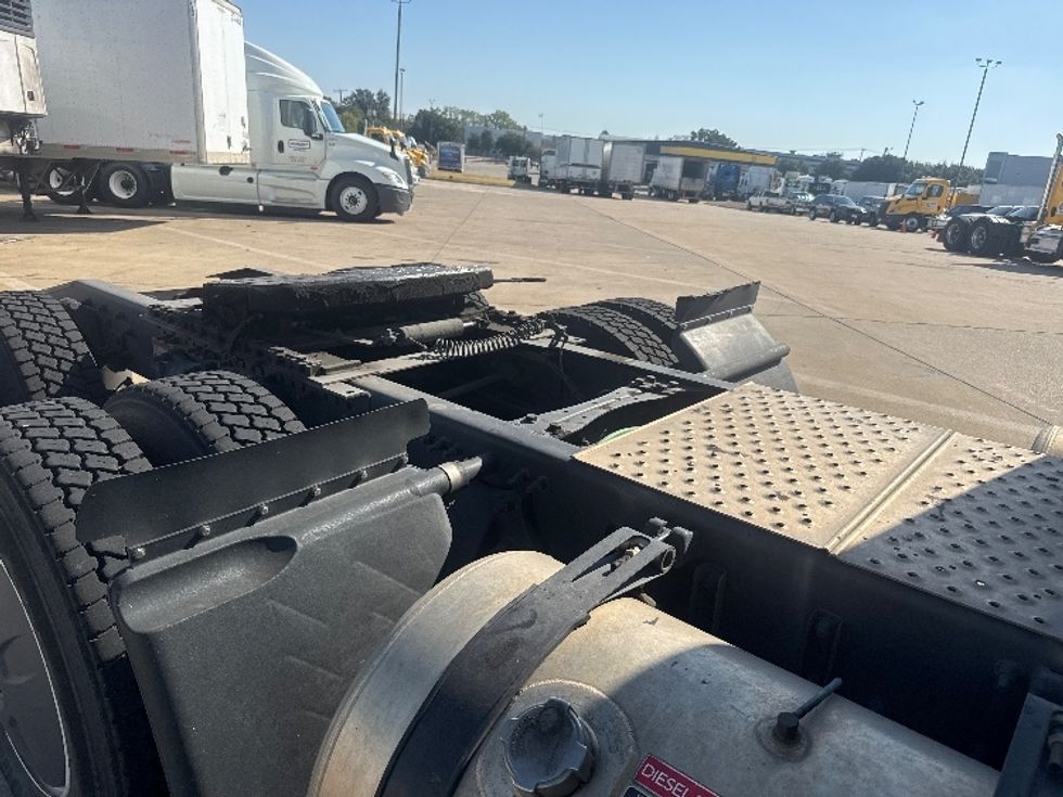 Day Cab Tractor-Heavy Duty Tractors-Freightliner-2020-T12664ST-Grand Prairie-TX-607,197\n\t\tmiles-$ 38,500 - Image 17