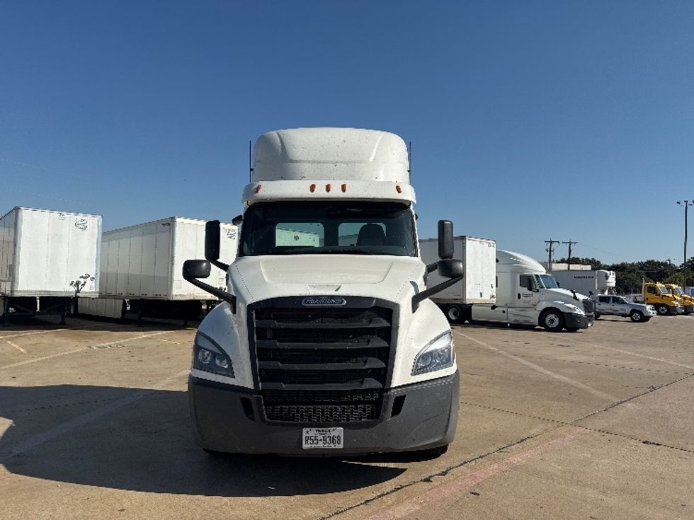 Day Cab Tractor-Heavy Duty Tractors-Freightliner-2020-T12664ST-Grand Prairie-TX-607,197\n\t\tmiles-$ 38,500 - Image 2