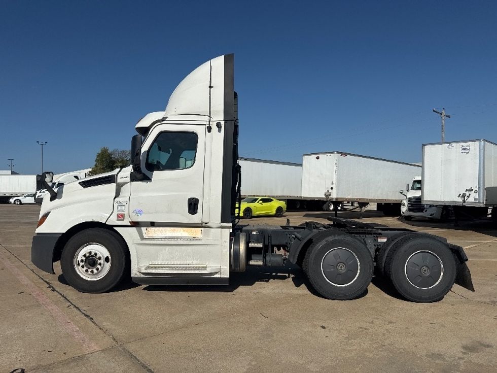 Day Cab Tractor-Heavy Duty Tractors-Freightliner-2020-T12664ST-Grand Prairie-TX-607,197\n\t\tmiles-$ 38,500 - Image 4