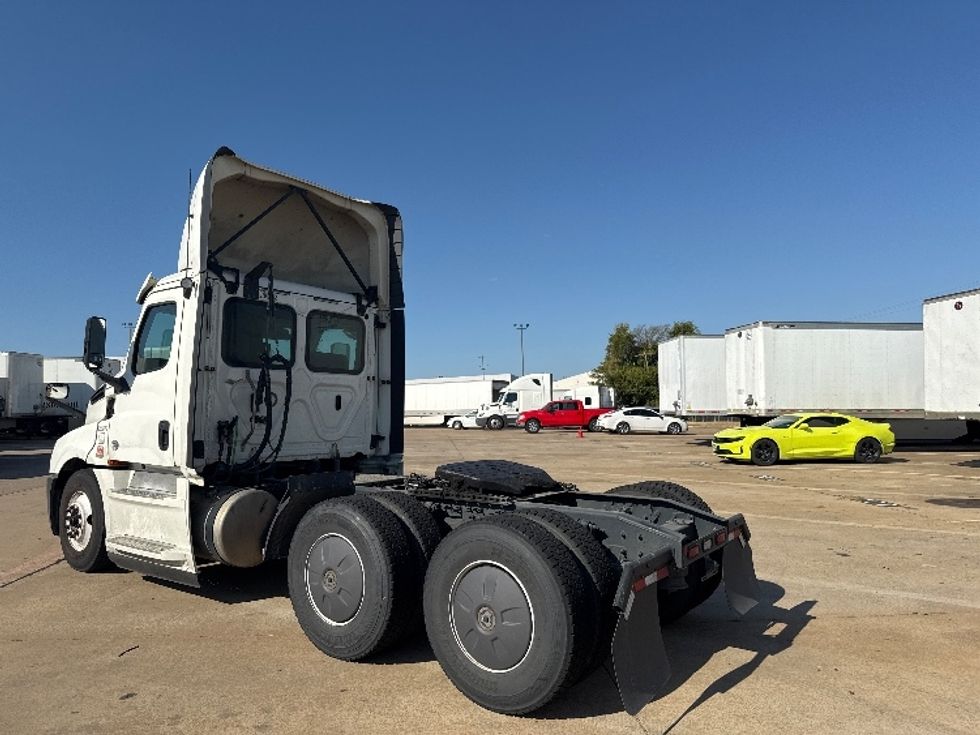 Day Cab Tractor-Heavy Duty Tractors-Freightliner-2020-T12664ST-Grand Prairie-TX-607,197\n\t\tmiles-$ 38,500 - Image 5