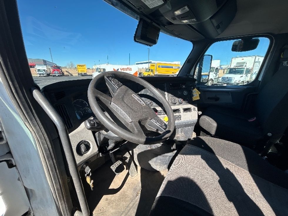 Day Cab Tractor-Heavy Duty Tractors-Freightliner-2020-T12664ST-Greeley-CO-201,555\n\t\tmiles-$ 66,000 - Image 10