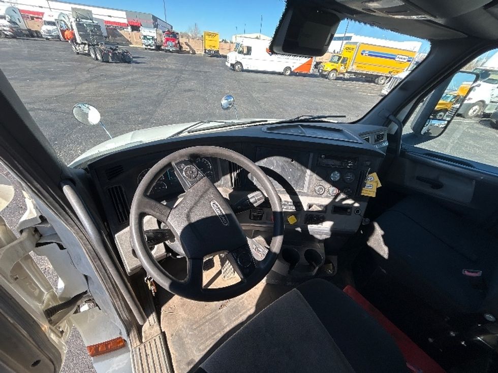 Day Cab Tractor-Heavy Duty Tractors-Freightliner-2020-T12664ST-Greeley-CO-201,555\n\t\tmiles-$ 66,000 - Image 11