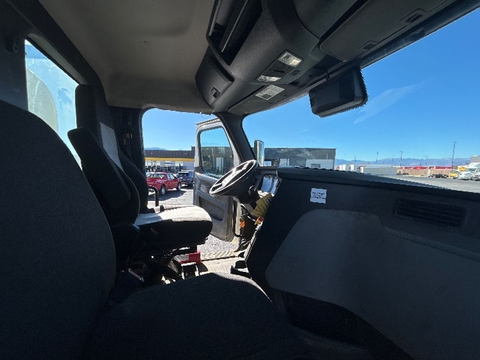 Day Cab Tractor-Heavy Duty Tractors-Freightliner-2020-T12664ST-Greeley-CO-201,555\n\t\tmiles-$ 66,000 - Image 14