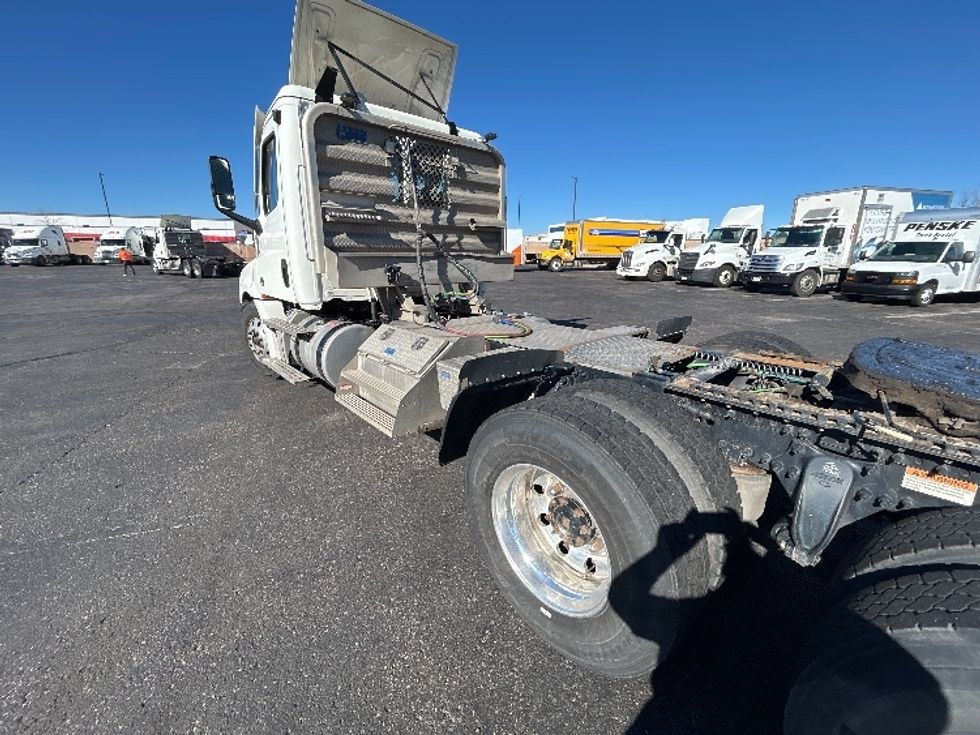 Day Cab Tractor-Heavy Duty Tractors-Freightliner-2020-T12664ST-Greeley-CO-201,555\n\t\tmiles-$ 66,000 - Image 17