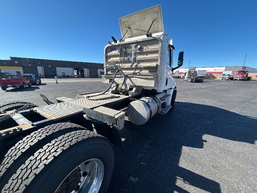 Day Cab Tractor-Heavy Duty Tractors-Freightliner-2020-T12664ST-Greeley-CO-201,555\n\t\tmiles-$ 66,000 - Image 18