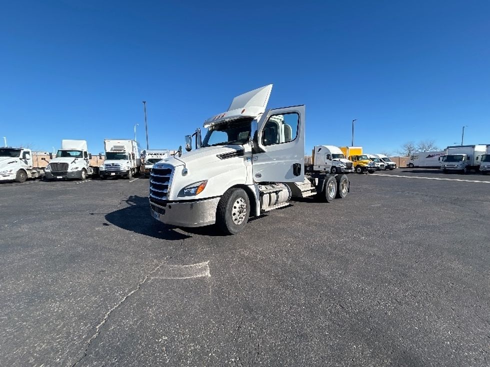 Day Cab Tractor-Heavy Duty Tractors-Freightliner-2020-T12664ST-Greeley-CO-201,555\n\t\tmiles-$ 66,000 - Image 3