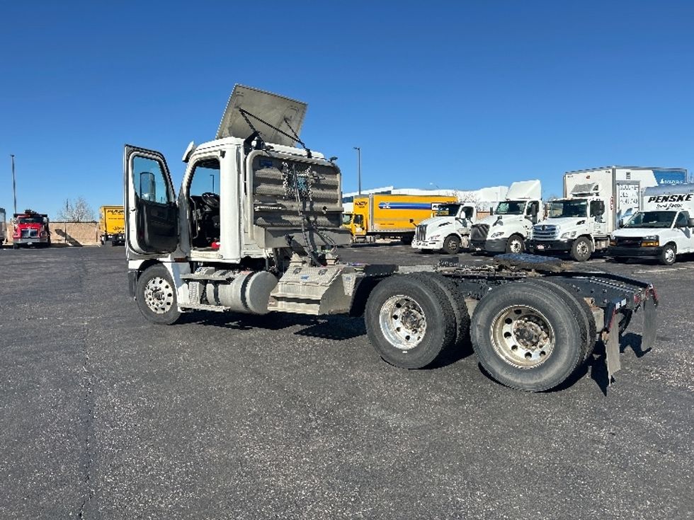 Day Cab Tractor-Heavy Duty Tractors-Freightliner-2020-T12664ST-Greeley-CO-201,555\n\t\tmiles-$ 66,000 - Image 5