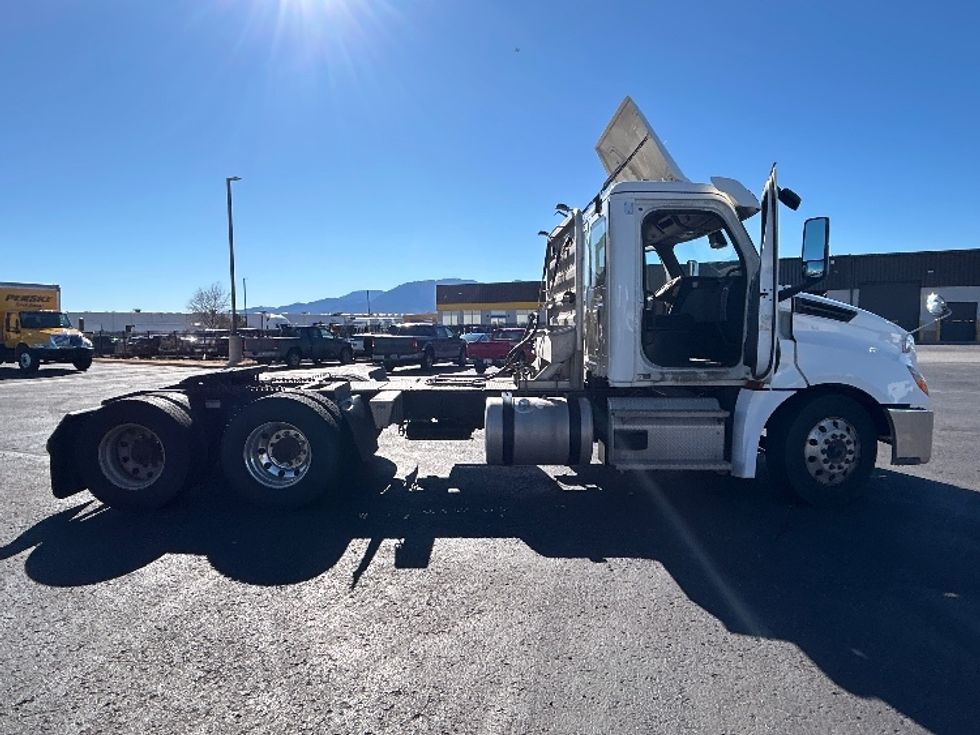 Day Cab Tractor-Heavy Duty Tractors-Freightliner-2020-T12664ST-Greeley-CO-201,555\n\t\tmiles-$ 66,000 - Image 8