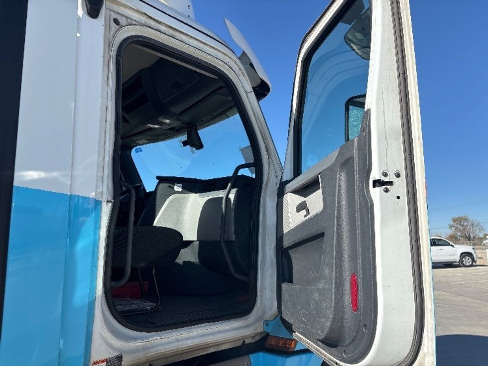 Day Cab Tractor-Heavy Duty Tractors-Freightliner-2020-T12664ST-Greeley-CO-630,348\n\t\tmiles-$ 32,250 - Image 12