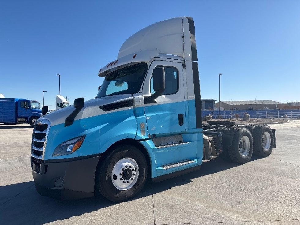 Day Cab Tractor-Heavy Duty Tractors-Freightliner-2020-T12664ST-Greeley-CO-630,348\n\t\tmiles-$ 32,250 - Image 3