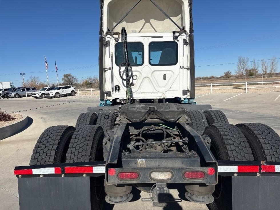 Day Cab Tractor-Heavy Duty Tractors-Freightliner-2020-T12664ST-Greeley-CO-630,348\n\t\tmiles-$ 32,250 - Image 6