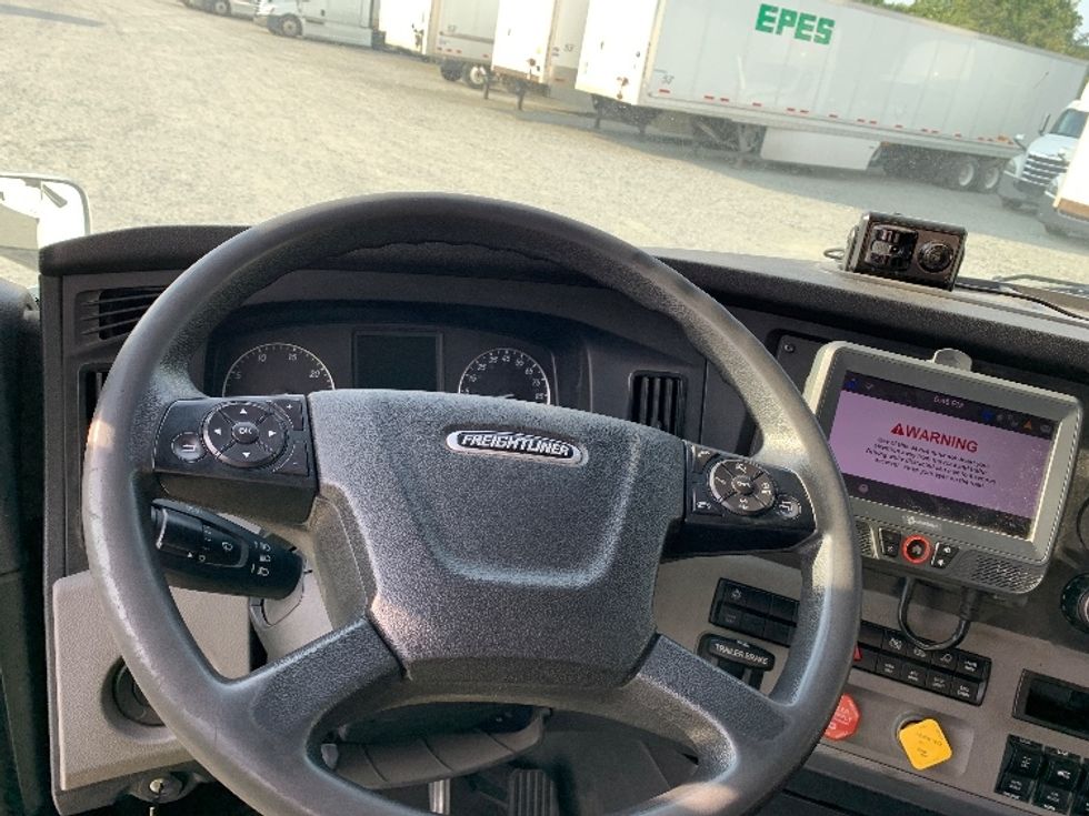 Day Cab Tractor-Heavy Duty Tractors-Freightliner-2020-T12664ST-Greensboro-NC-231,068\n\t\tmiles-$ 57,500 - Image 11
