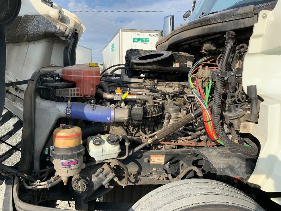 Day Cab Tractor-Heavy Duty Tractors-Freightliner-2020-T12664ST-Greensboro-NC-231,068\n\t\tmiles-$ 57,500 - Image 16