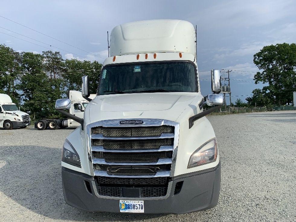 Day Cab Tractor-Heavy Duty Tractors-Freightliner-2020-T12664ST-Greensboro-NC-231,068\n\t\tmiles-$ 57,500 - Image 2