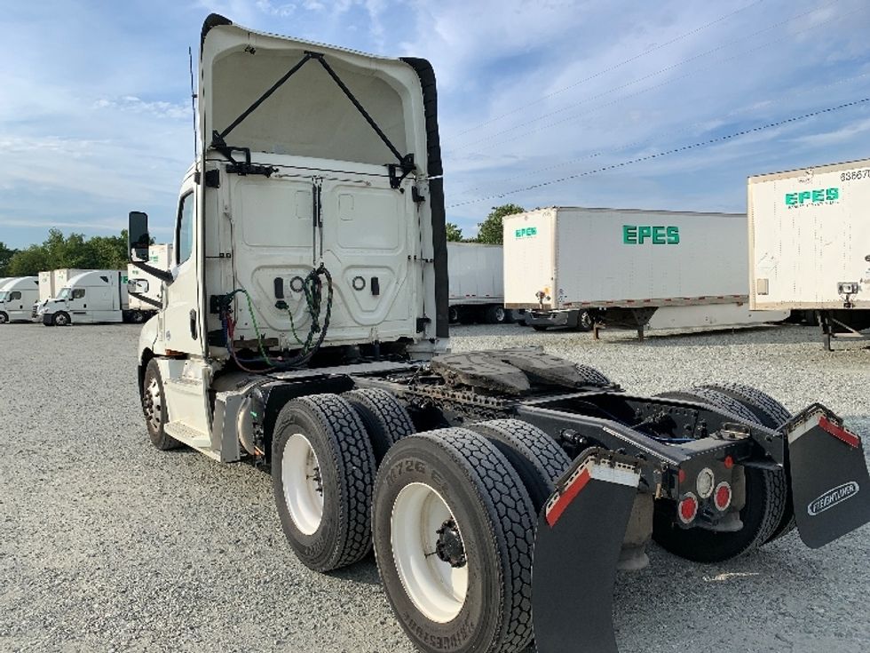Day Cab Tractor-Heavy Duty Tractors-Freightliner-2020-T12664ST-Greensboro-NC-231,068\n\t\tmiles-$ 57,500 - Image 5