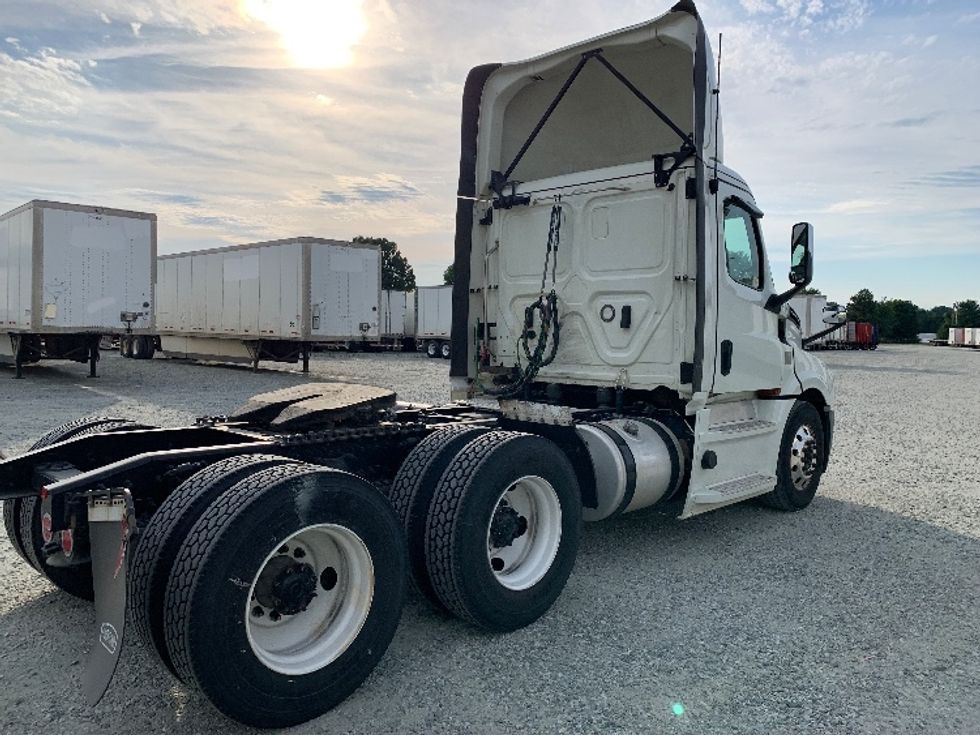 Day Cab Tractor-Heavy Duty Tractors-Freightliner-2020-T12664ST-Greensboro-NC-231,068\n\t\tmiles-$ 57,500 - Image 7