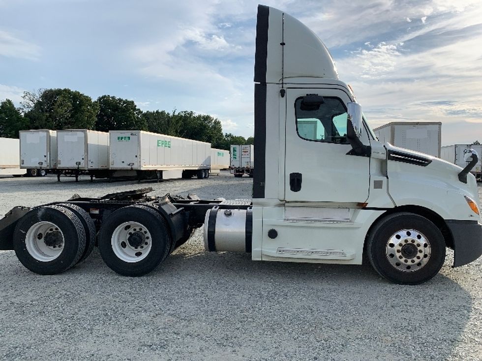 Day Cab Tractor-Heavy Duty Tractors-Freightliner-2020-T12664ST-Greensboro-NC-231,068\n\t\tmiles-$ 57,500 - Image 8