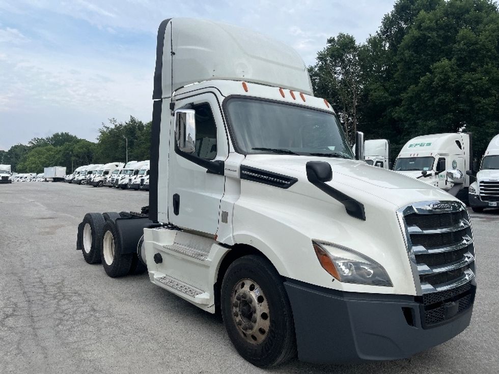 Day Cab Tractor-Heavy Duty Tractors-Freightliner-2020-T12664ST-Greensboro-NC-308,568\n\t\tmiles-$ 52,750 - Image 1