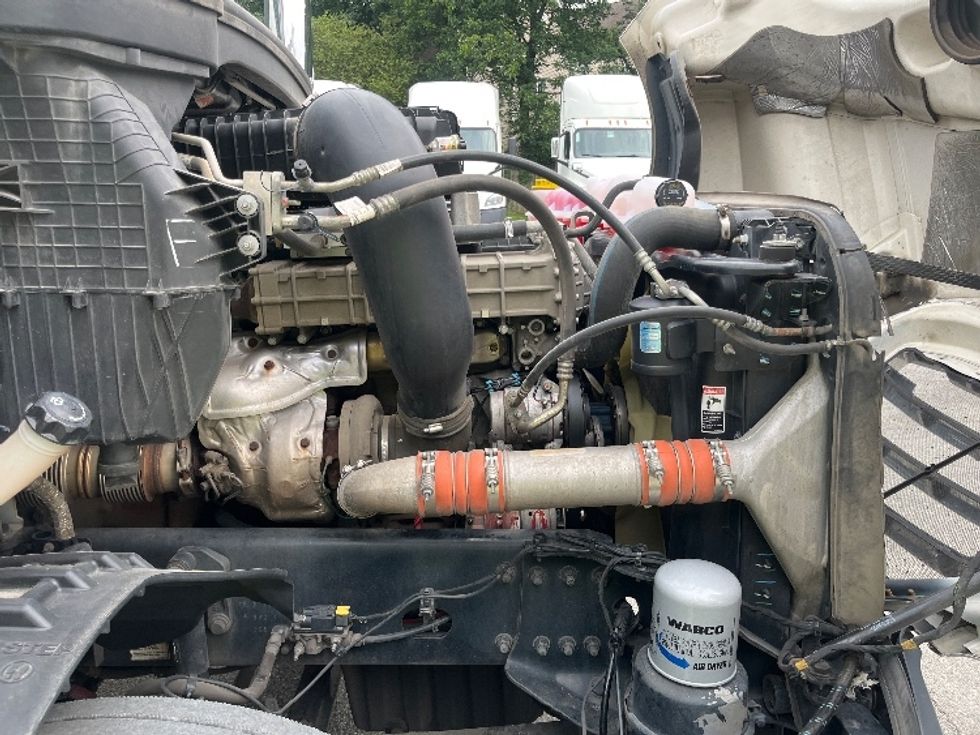 Day Cab Tractor-Heavy Duty Tractors-Freightliner-2020-T12664ST-Greensboro-NC-308,568\n\t\tmiles-$ 52,750 - Image 14