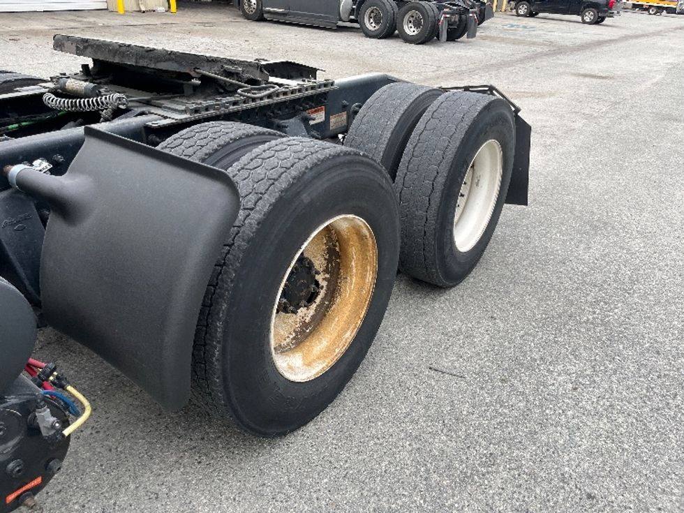 Day Cab Tractor-Heavy Duty Tractors-Freightliner-2020-T12664ST-Greensboro-NC-308,568\n\t\tmiles-$ 52,750 - Image 16