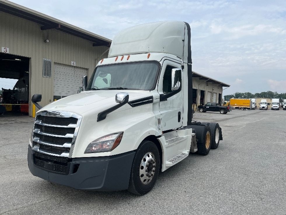Day Cab Tractor-Heavy Duty Tractors-Freightliner-2020-T12664ST-Greensboro-NC-308,568\n\t\tmiles-$ 52,750 - Image 3
