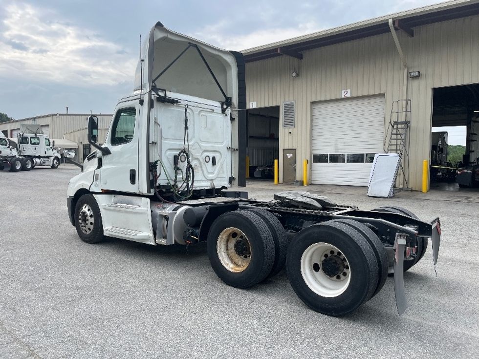 Day Cab Tractor-Heavy Duty Tractors-Freightliner-2020-T12664ST-Greensboro-NC-308,568\n\t\tmiles-$ 52,750 - Image 5