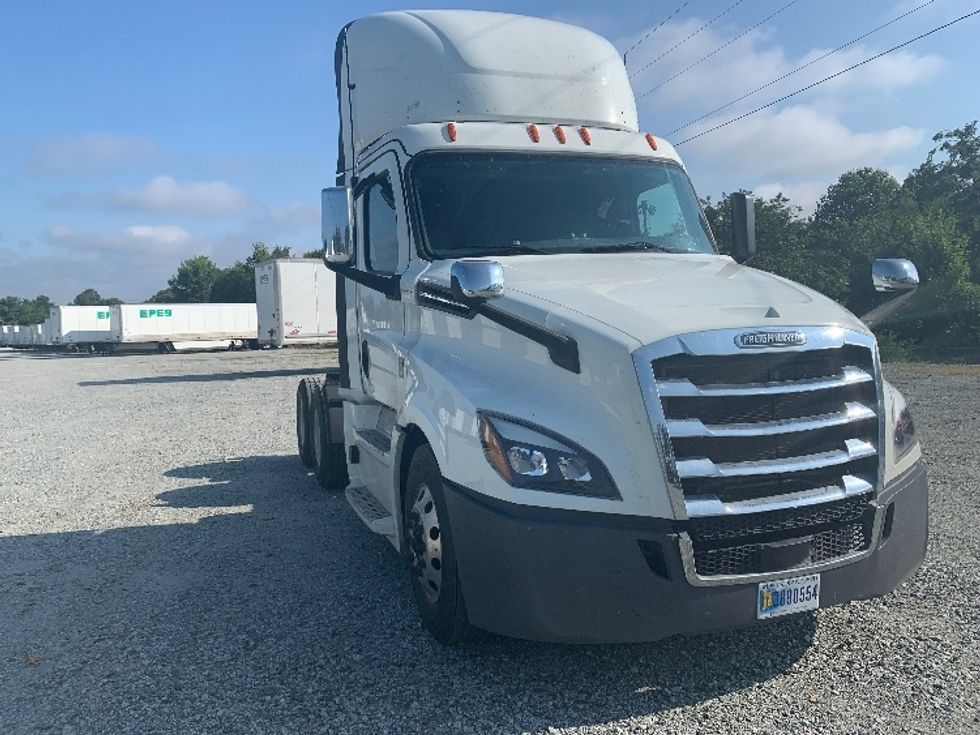 Day Cab Tractor-Heavy Duty Tractors-Freightliner-2020-T12664ST-Greensboro-NC-340,285\n\t\tmiles-$ 48,250 - Image 1